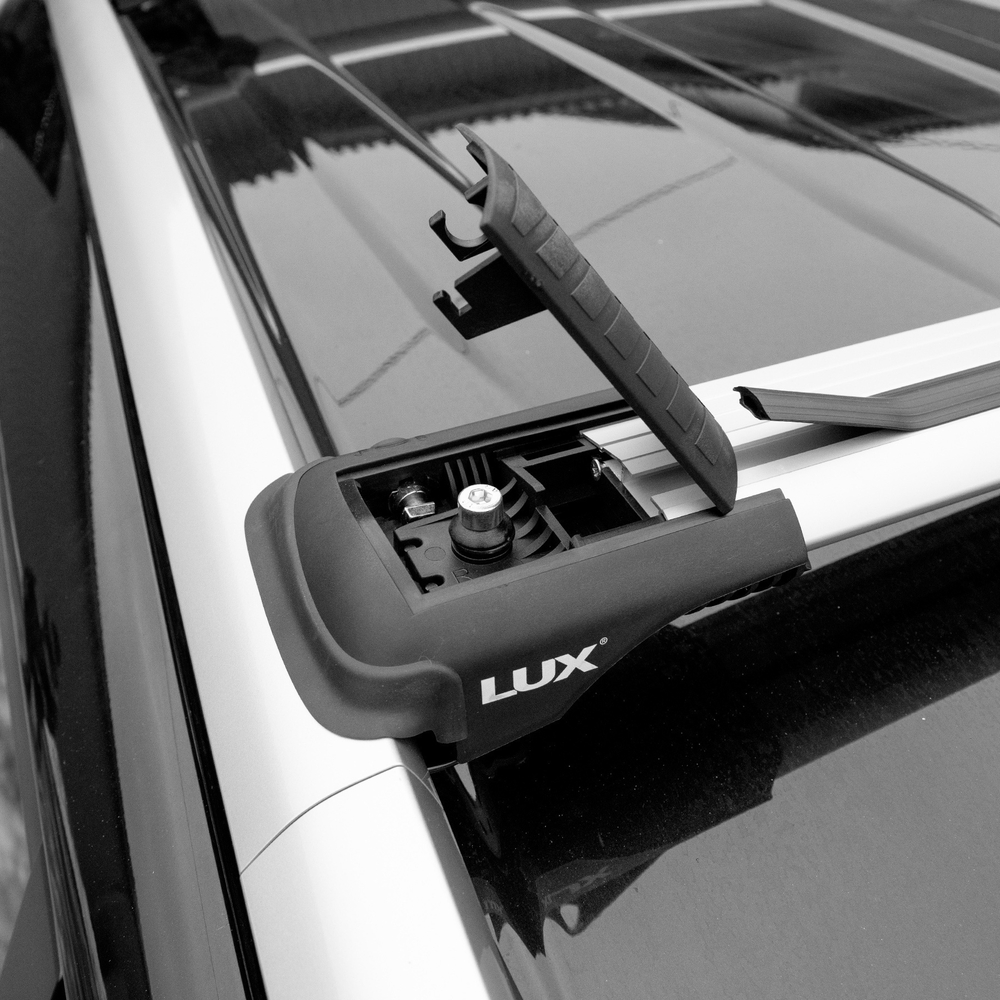 Багажная система LUX ХАНТЕР L47-R для автомобилей с рейлингами
