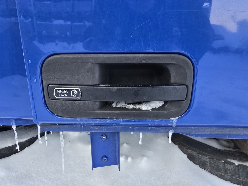 Дверь правая в сборе 2018г