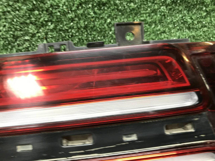 Фонарь левый внутренний Genesis GV80 (2020-2023)