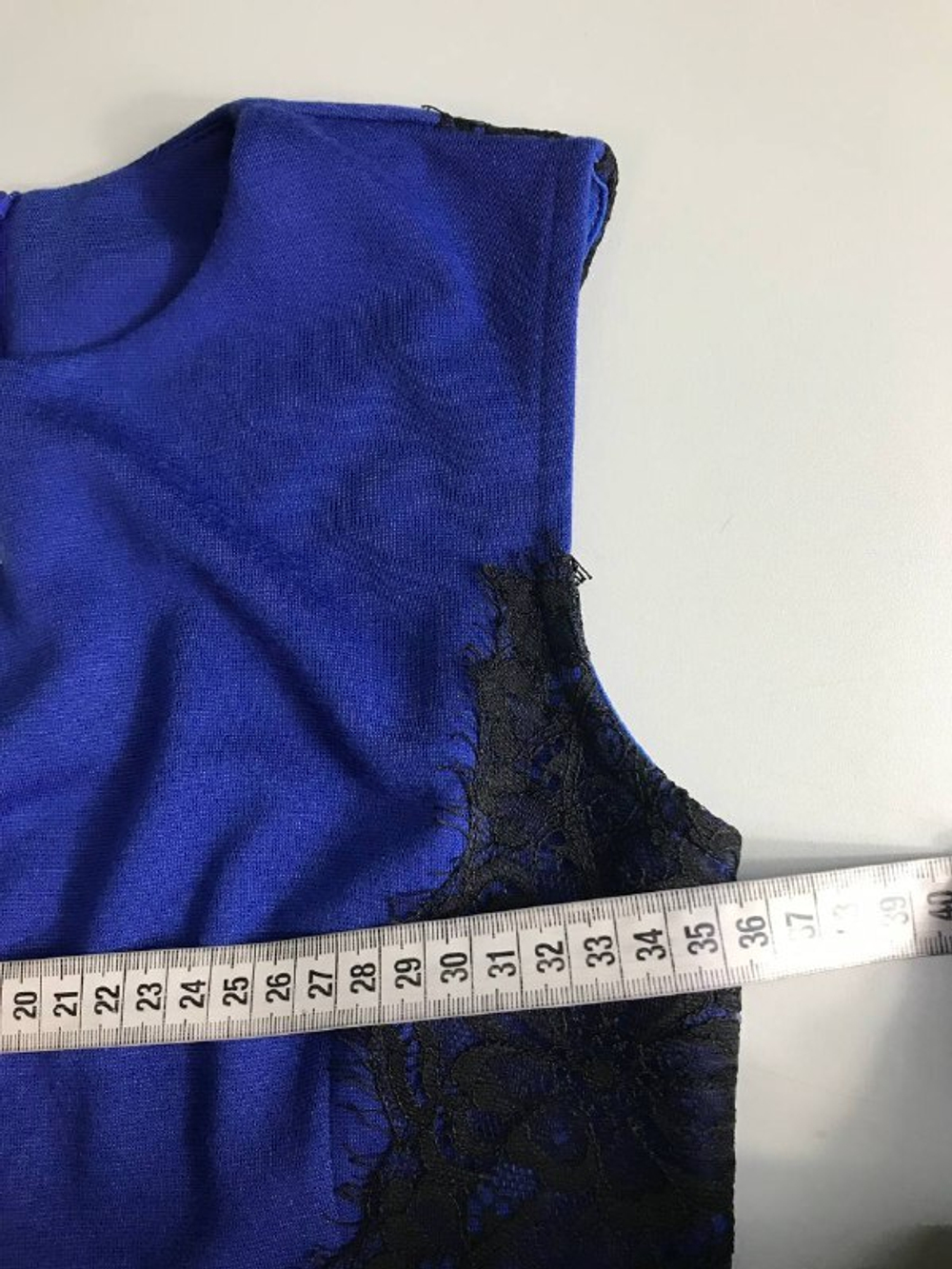 Платье Fantosh лаконичное, маркировка XS, визуально на 42 размер