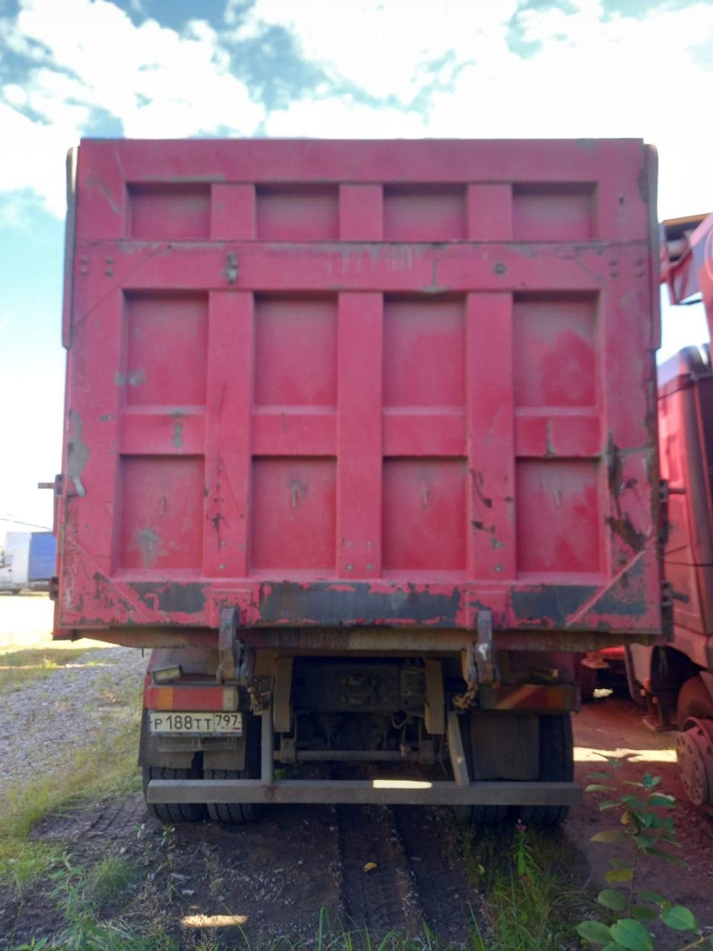 HONGYAN 908 8x4 Самосвал CQ3406HV39 (Дизельный, 8,7 л, 387 л.с., МТ)