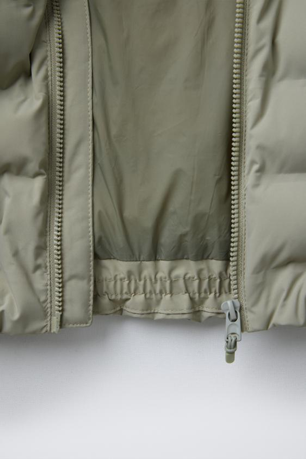 ZARA СТЕГАНЫЙ ЖИЛЕТ С КАПЮШОНОМ, КОСТЯНОЙ