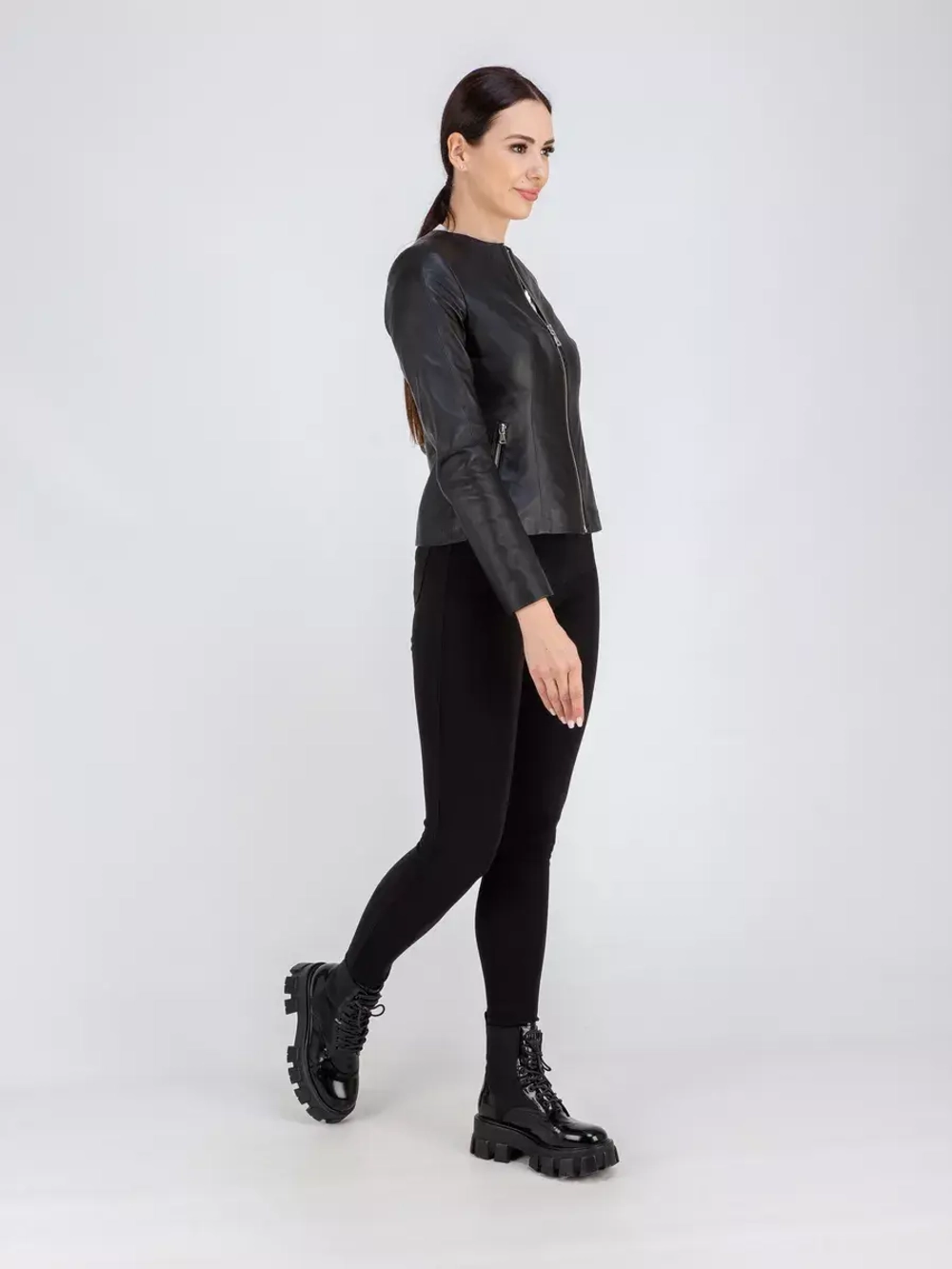 Кожаная куртка демисезонная на молнии