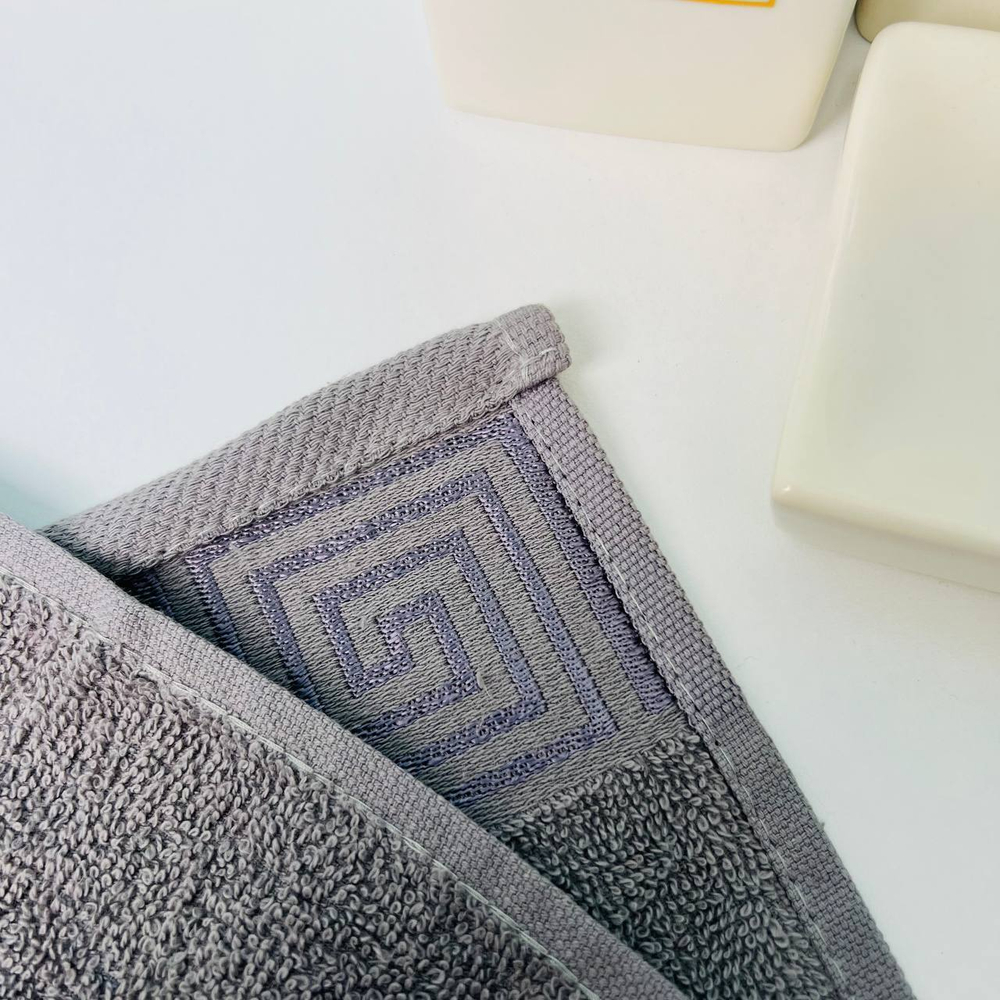 Полотенце махровое 70*140см «POSEIDON» цвет серый шторм 10330 плотность 420гр/м2 с петелькой-подвесом