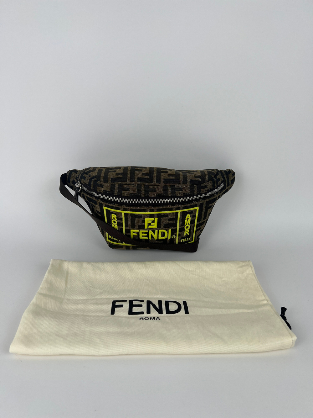 Поясная сумка Fendi