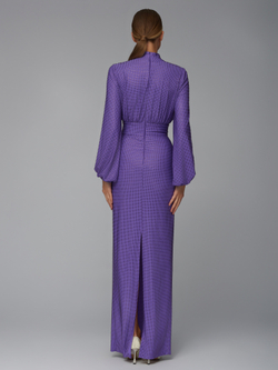 Женское платье макси фиолетовое с кристаллами и вырезом