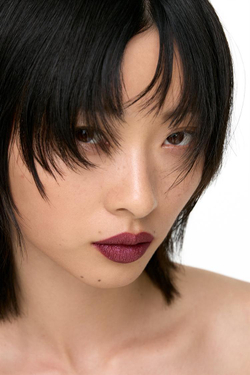 ZARA Блеск для губ в стике, черника