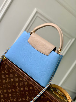 Louis Vuitton Capucines MM