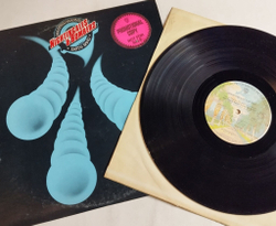 Винтажная виниловая пластинка LP Manfred Mann Earth Band Nightingales and Bombers (USA 1975) (Promo)