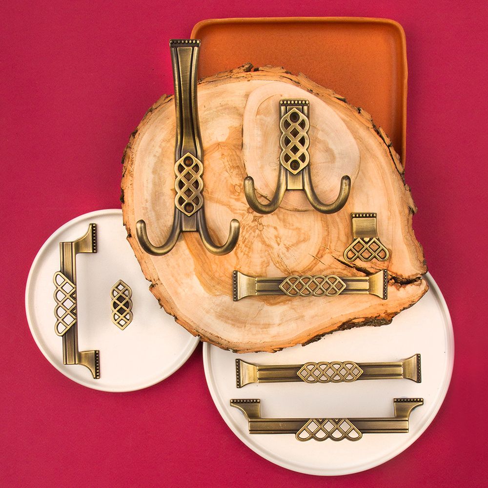 Крючок мебельный двухрожковый, атласная бронза