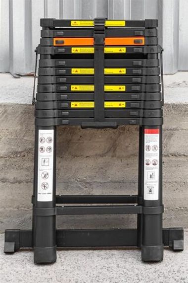 Лестница-стремянка телескопическая алюминиевая двухсекционная (5.0+5.0м,13+13ступенек, max нагрузка 150кг, вес 27.0кг) RockForce RF-UP500-2