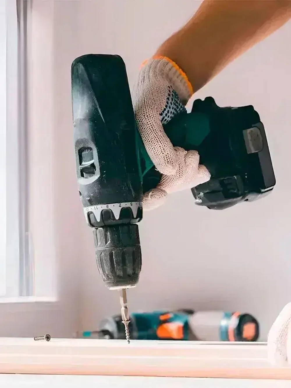 Саморез белый 5,0х80 мм.(упаковка 100 шт.) по дереву, металлу, пластику, острый, оцинкованное покрытие. Промметиз.