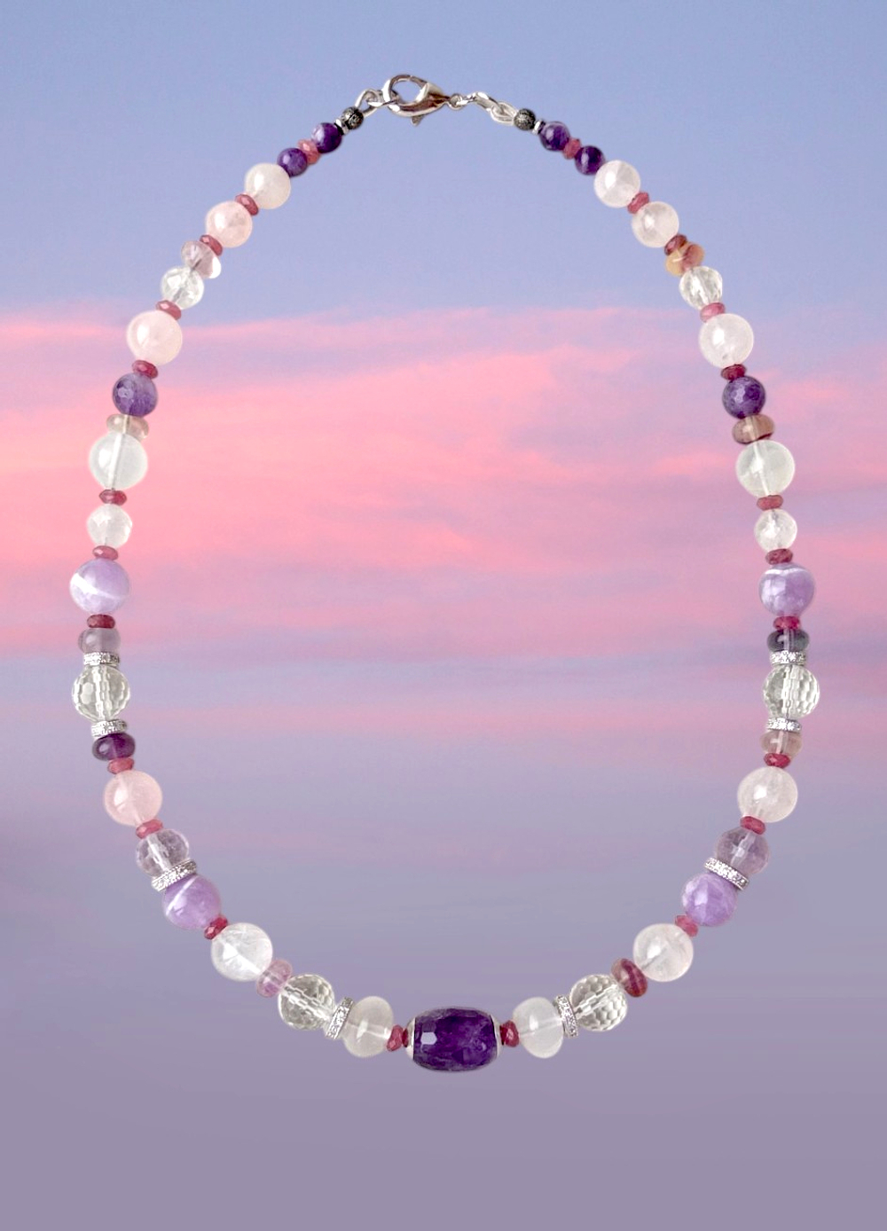 Бусы нарядные из камней: кварц, флюорит, рубеллит