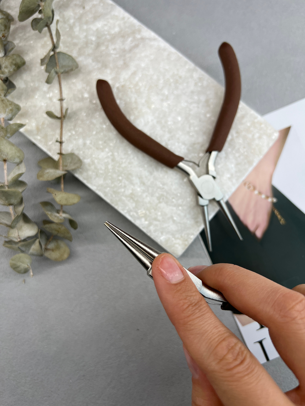 Ювелирные круглогубцы для сборки украшений