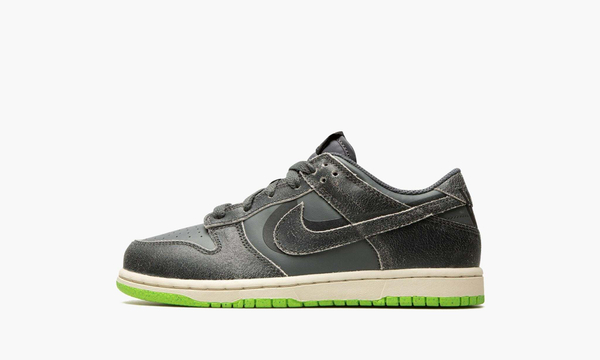 Dunk Low PS "Halloween 2022"