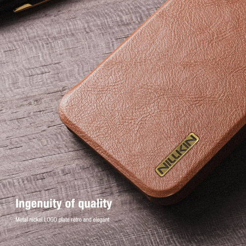 Кожаный чехол книжка коричневого цвета от Nillkin для смартфона Samsung Galaxy S25+, серия Qin Pro Leather с сдвижной защитной шторкой для камеры