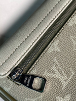 Сумка-мессенджер Louis Vuitton