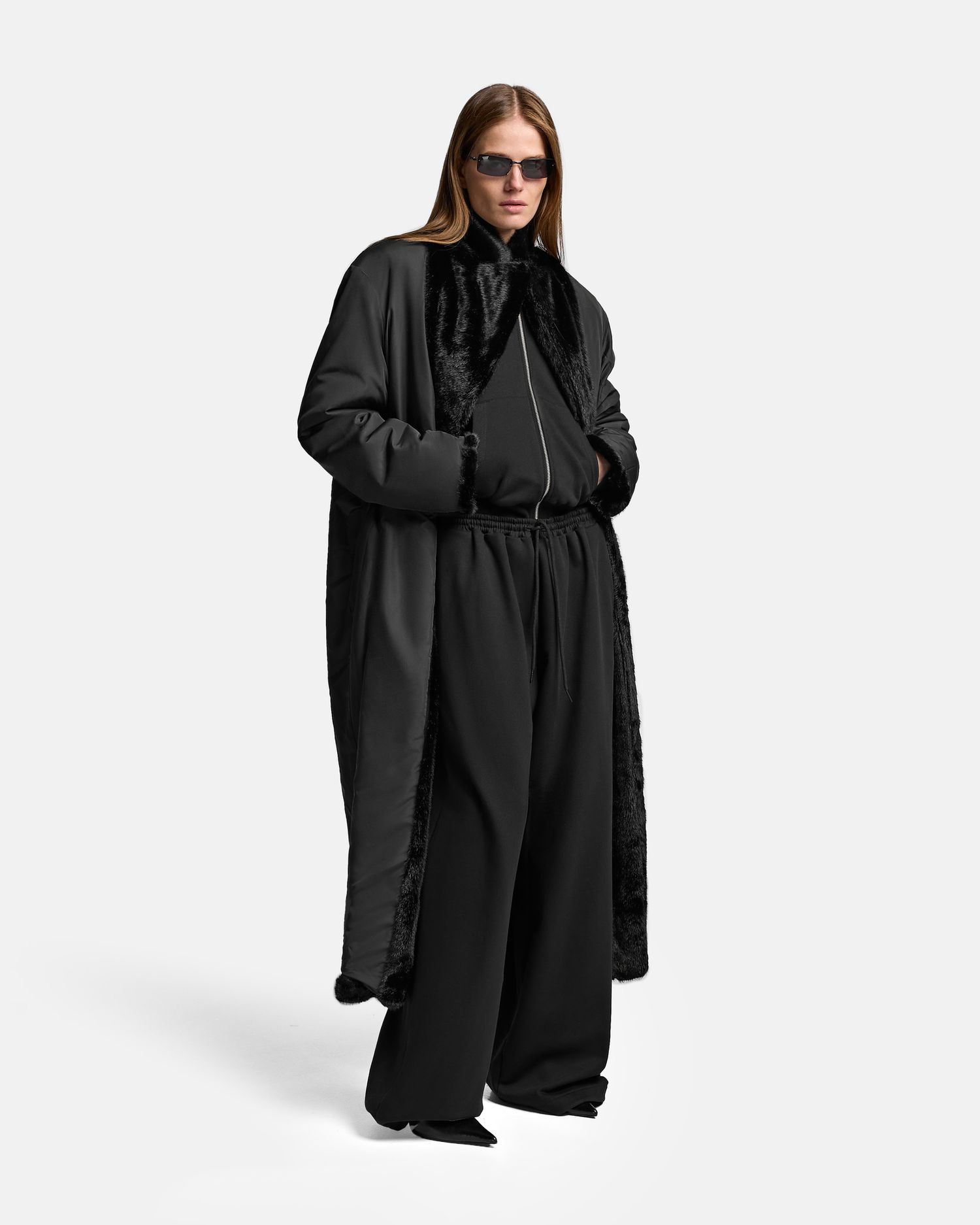 БРЮКИ ИЗ ФУТЕРА НА КУЛИСКЕ