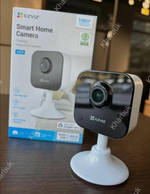 EZVIZ H1c Миниатюрная Wi-Fi-камера с универсальным разъемом Type-C.