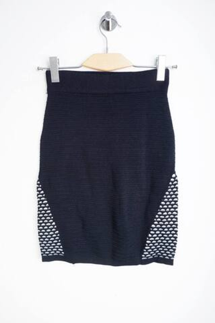 Юбка обтягивающего кроя, визуально на 42 размер