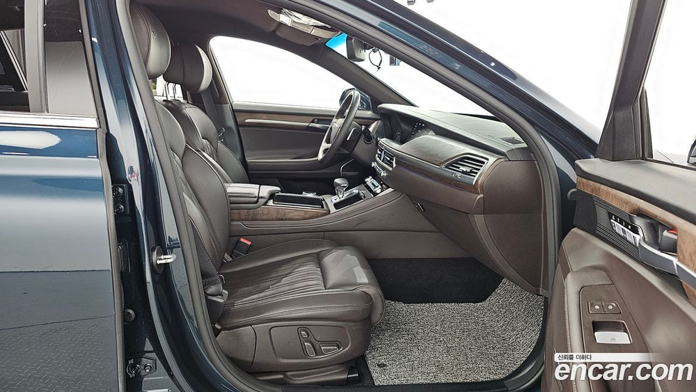 Genesis G90 3.3 T AWD (11.2020)