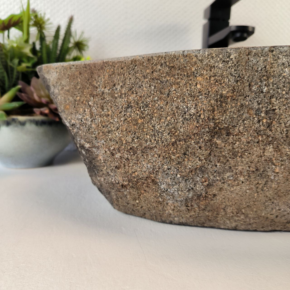 Раковина из речного камня RS-65383 58*36*15 0857