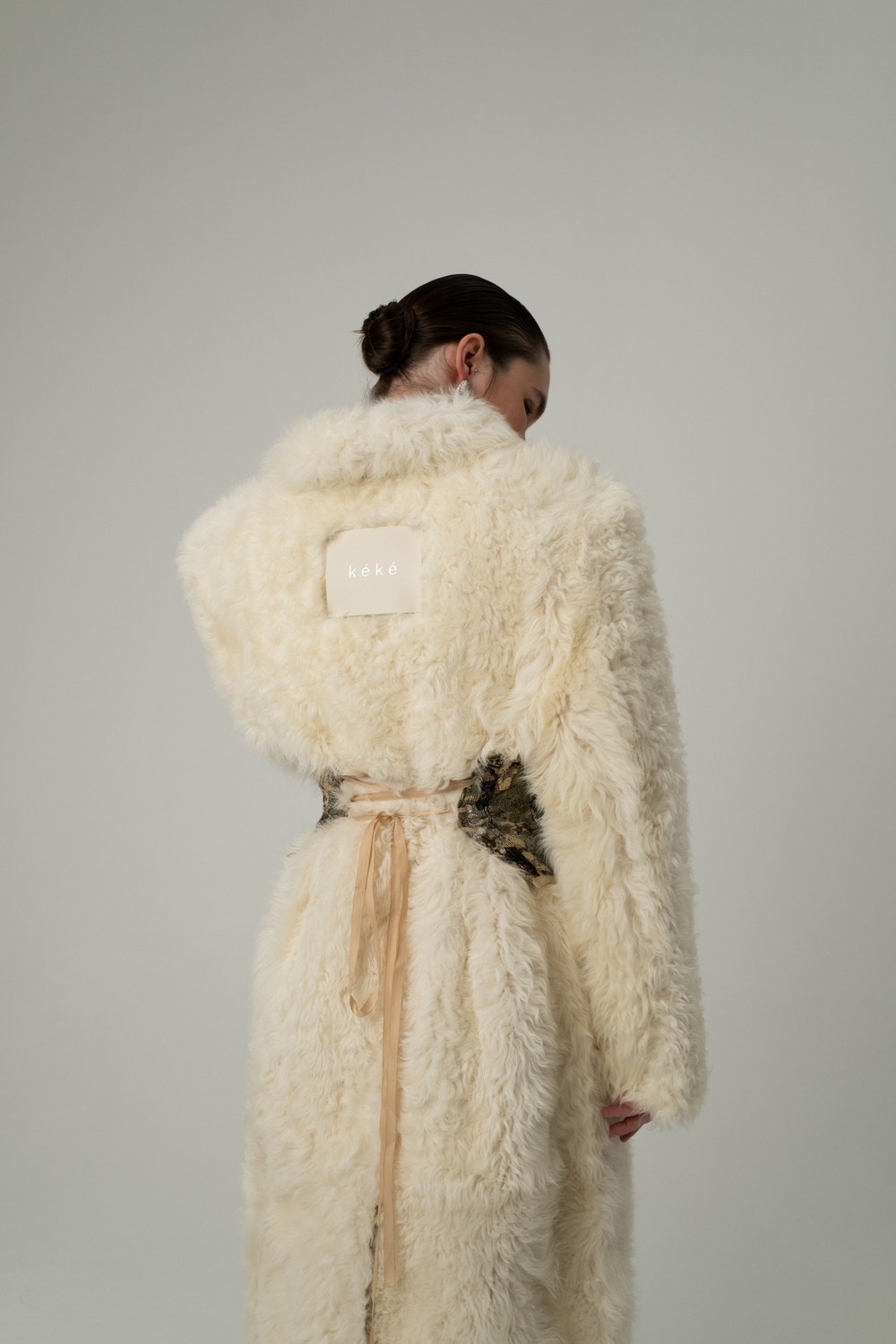 Длинная молочная шуба