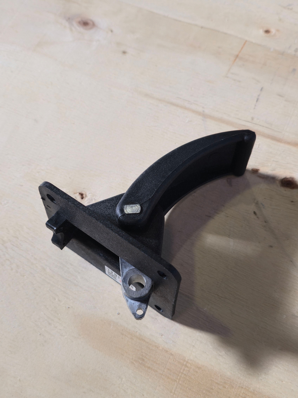 Привод МАЗ-6430, 5440 замка капота ОАО МАЗ