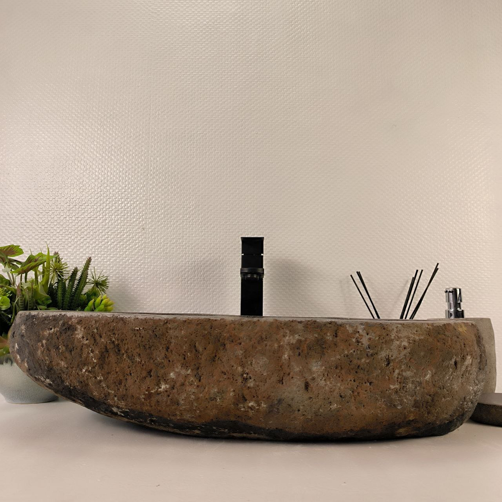 Раковина из речного камня RS-65155 64*36*15 0858