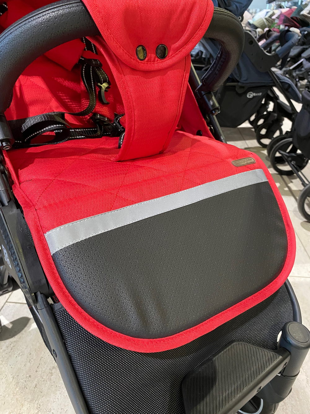 Коляска прогулочная Babalo 2023 Красный черная рама