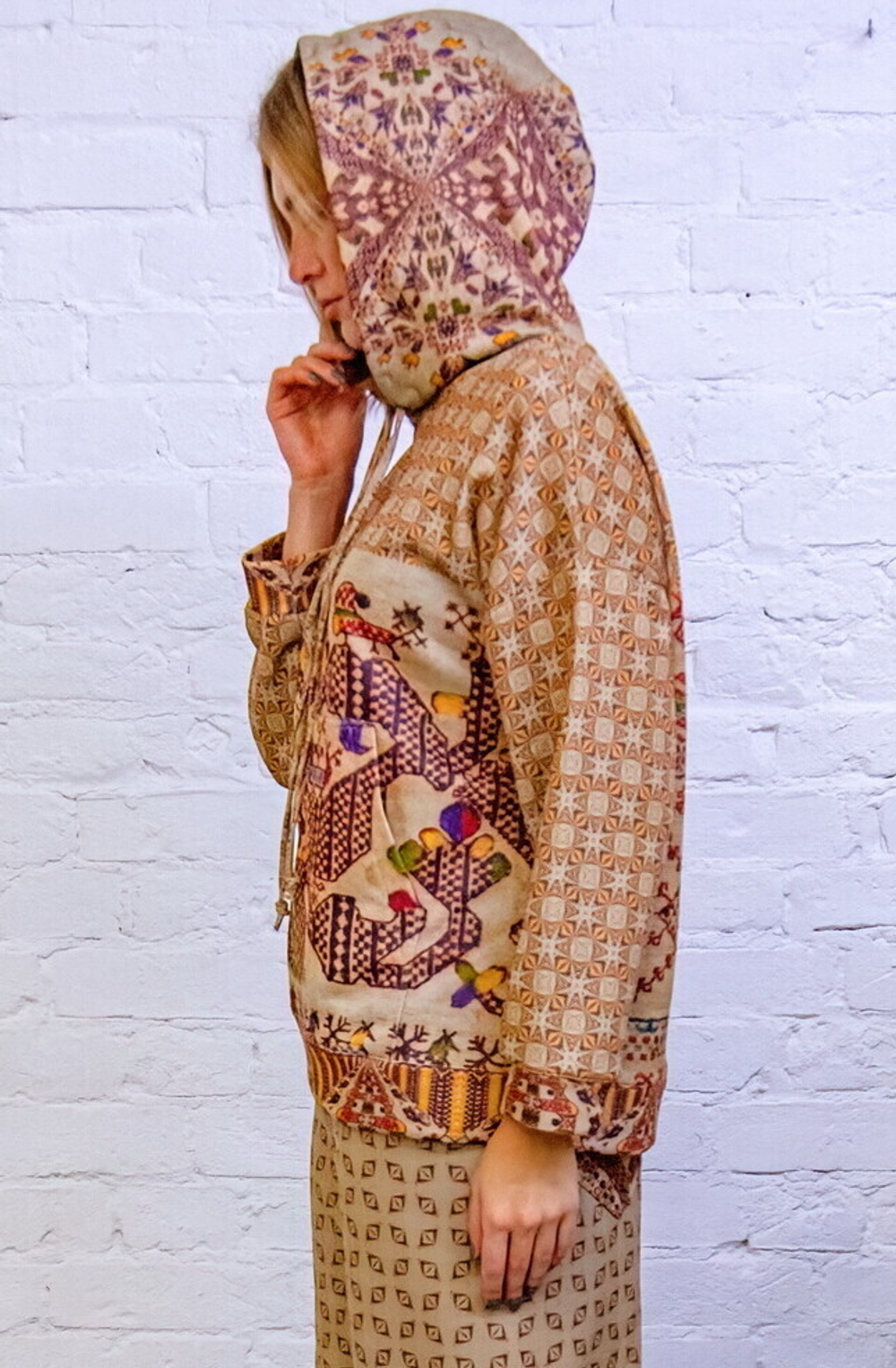 Худи "Оберег", по мотивам старинной русской обережной вышивки