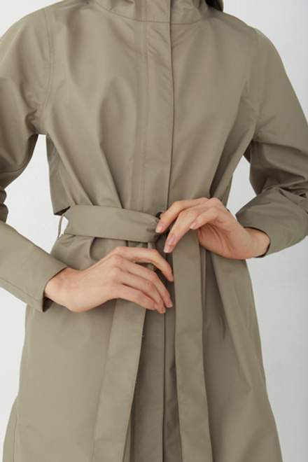 Плащ из мембраны с проклеенными швами бежевый