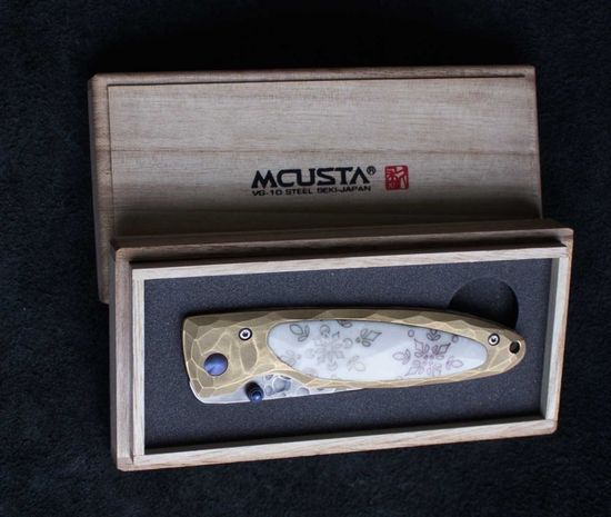 Складной нож Mcusta Platinum label Yukisho Snow Crystal MCPV-001 c клинком из стали VG-1, рукоять Corian / латунь