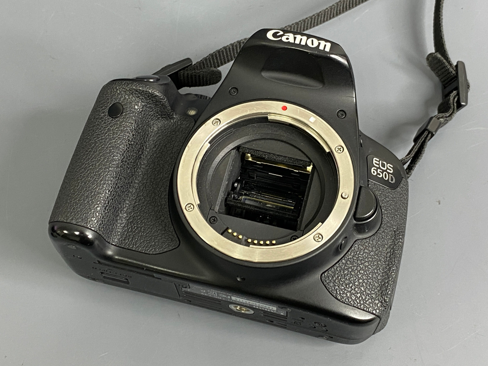 Canon 650D Kit 18-55mm III 19.000 кадров