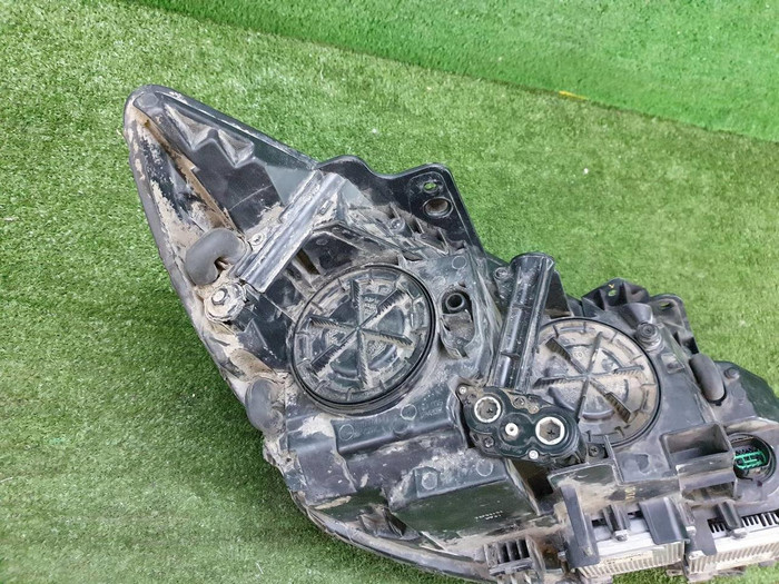 Фара левая KIA Quoris (2012-2014) LED