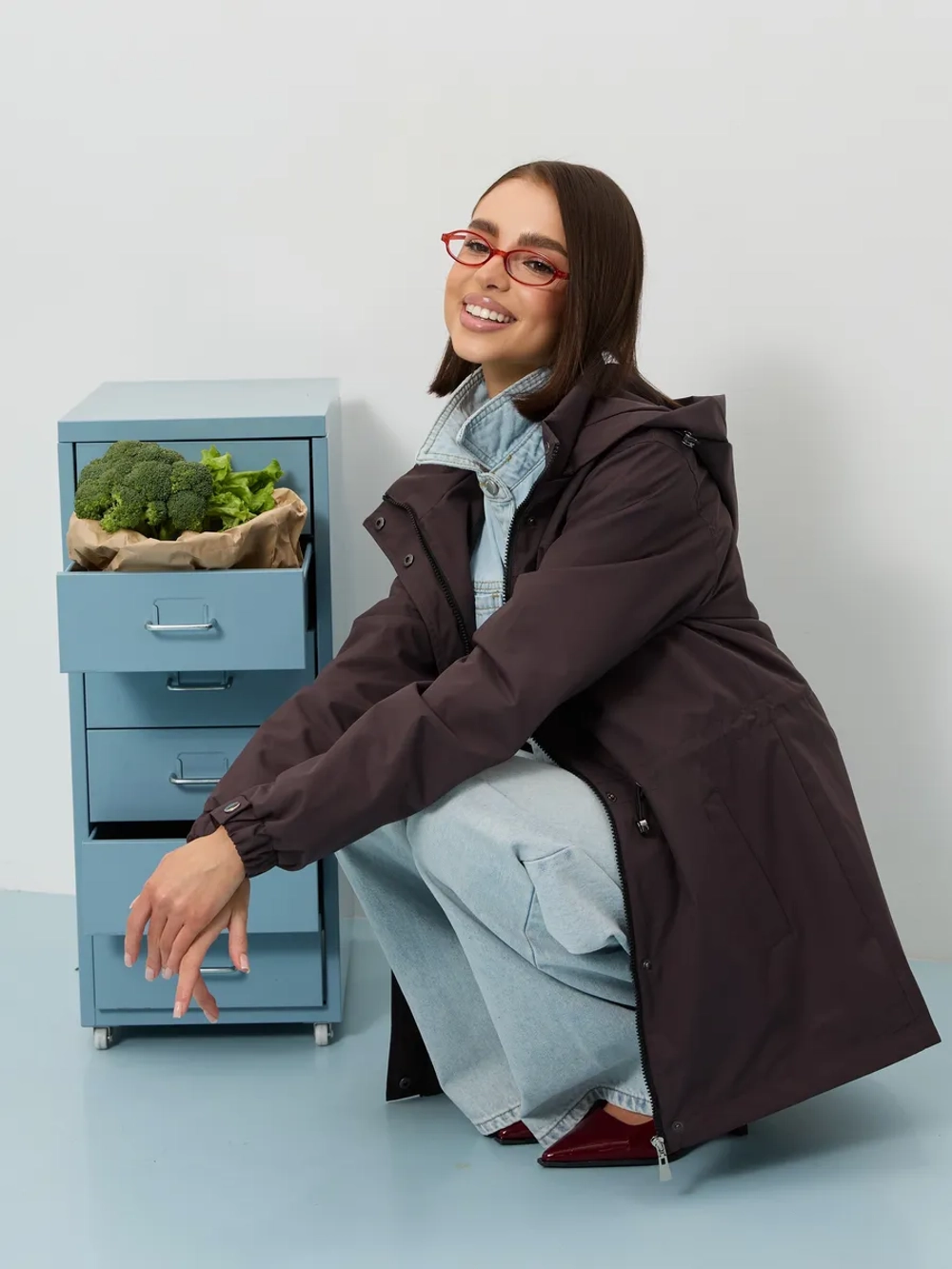 Ветровка с капюшоном удлиненная