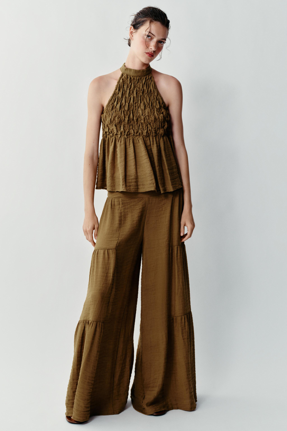 ZARA ТОП С ГОРЛОВИНОЙ ХАЛТЕР И СБОРКАМИ, ОЛИВКОВЫЙ
