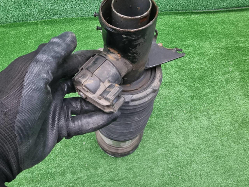 Стойка пневматическая правая BMW X5 G05 (18-23)