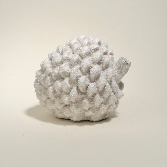 Сувенир Шишка (полирезин), H12x14,5x13см, белый