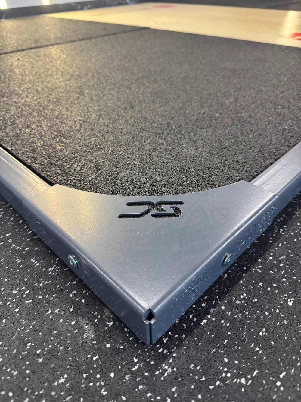 Помост тяжелоатлетический комбинированный (фанера, резина) 2000х3000х40 мм