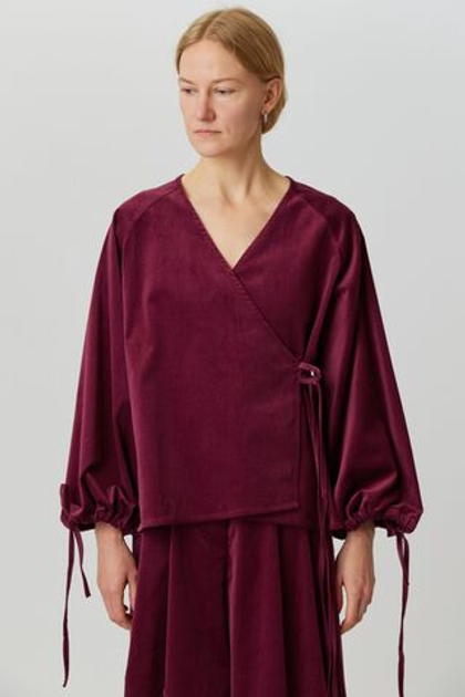 Блузка на запах из бордового вельвета