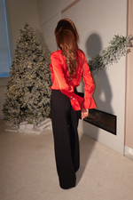 Комплект с брюками-палаццо и алой блузой