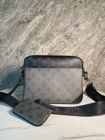 Сумка-мессенджер Louis Vuitton