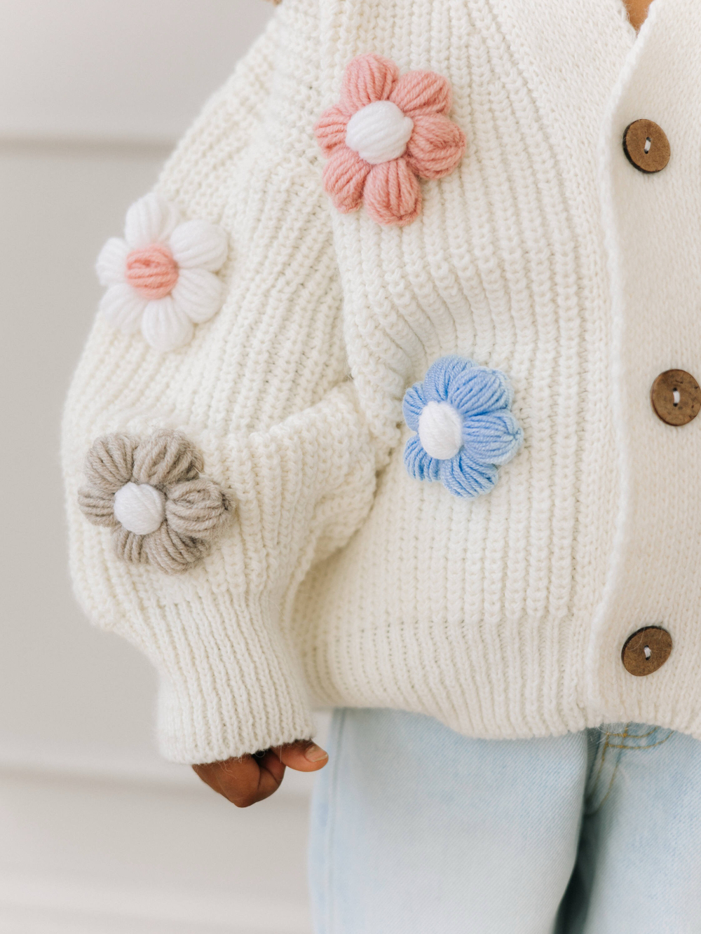 Кардиган с цветами, Молоко