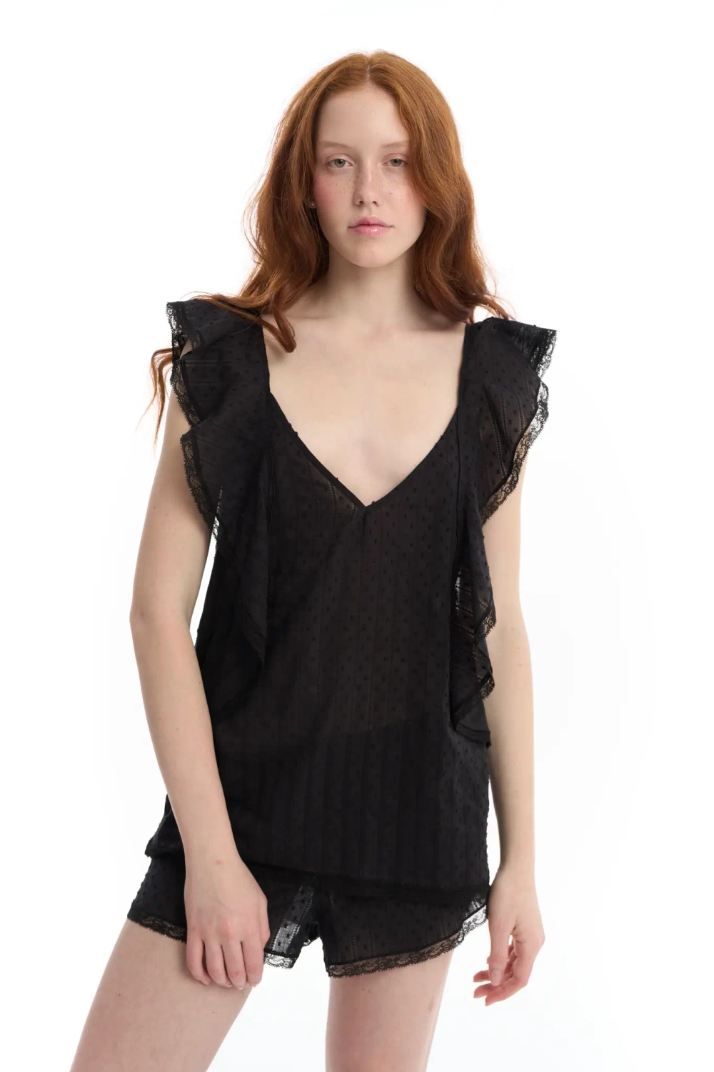 Короткие шорты в горошек