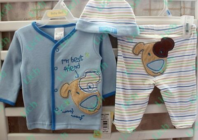 Комплект для новорожденных: кофточка с аппликацией, ползунки и шапка