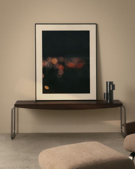 Скамья Tarsel из 100% орехового шпона с конструкцией из матовой стали