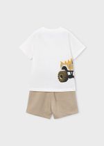 футболка с шортами