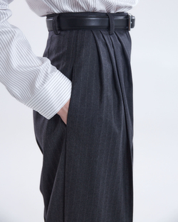 Брюки в полоску из шерсти Лоро Пиана темно-серый