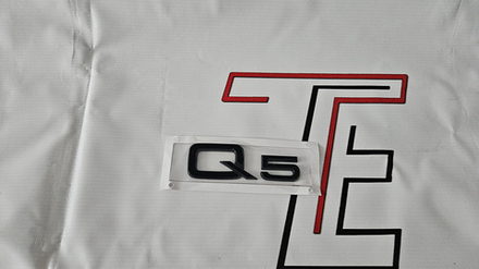 Шильдик Audi Q5